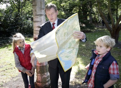Taoiseach Enda Kenny launches National Trails Day with help from Eabha Last and Daniel Hayes.