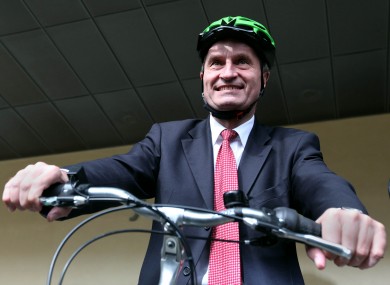 Gunther Oettinger: not a fan of the green jersey, apparently.