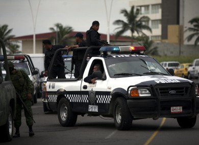 State police and Mexican army soldiers