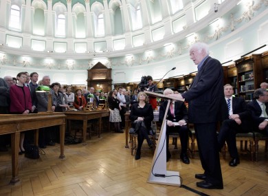 Seámus Heaney addressing guests at the National Library today