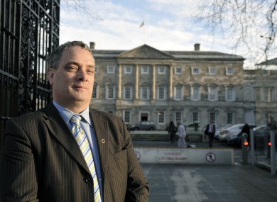 Aengus Ó Snodaigh has tabled legislation allowing a 'social welfare amnesty' where people can admit an overpayment without penalty.