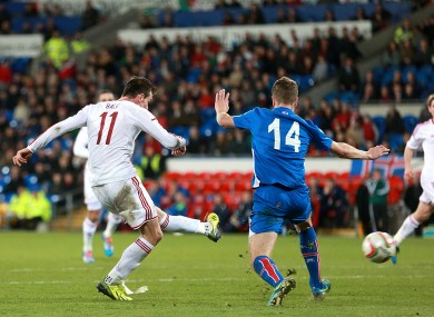 Bales shoots.
