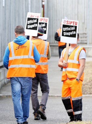 SIPTU protestors outside Greyhound's headquarters