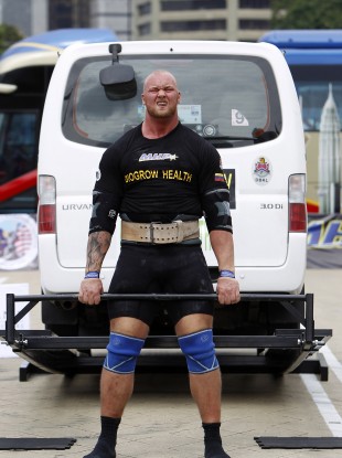 Hafthor Bjornsson competing in 2013.