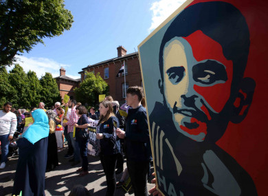 Pictured protesters from Amnesty International, USI and Unite Against Racism outside the Egyption Embassy in Dublin this afternoon.