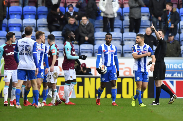 Moyes condemns Masuaku over 'despicable' spitting incident