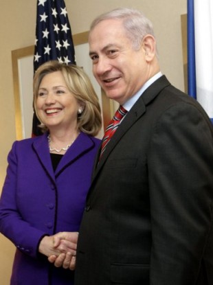 US Secretary of State Hillary Rodham Clinton, left, shakes hands with Israeli Prime Minister Binjamin Netanyahu.