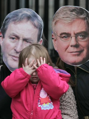 Single Parents Acting for the Rights of our Kids protest outside the Dáil today.