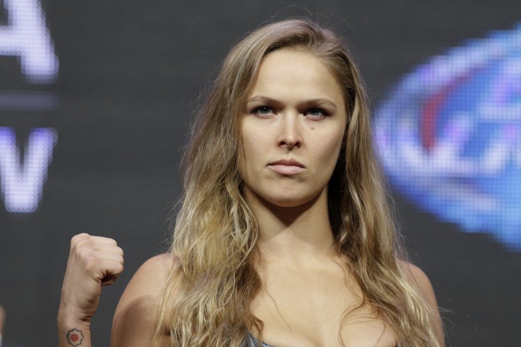 Worlds Most Dominate Athlete SPORTS ILLUSTRATED Magazine May 18 2015 RONDA ROUSEY
