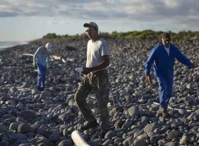Workers looking for wreckage.
