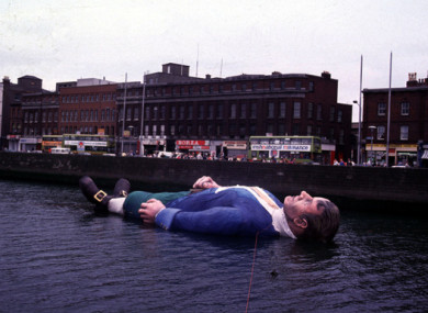 Gulliver floats down the Liffey in July, 1988