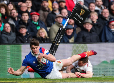 Penaud beats Chris Ashton to the line for his try.