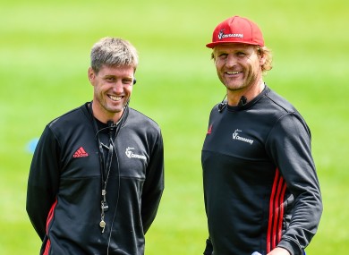 Scott Robertson (right) pictured with Ronan O'Gara during a Crusaders training session in 2018.