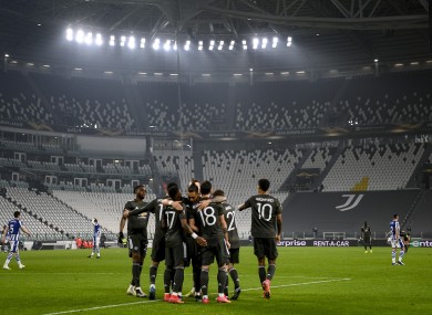 United celebrate Bruno Fernandes' first goal.