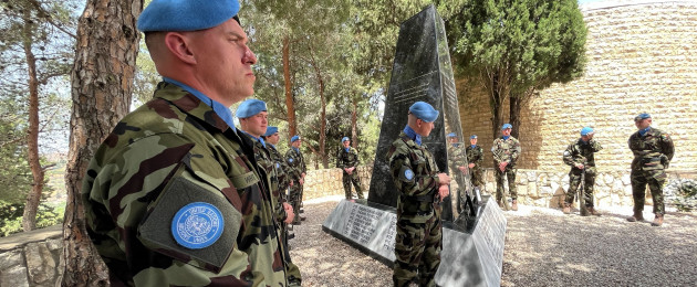 Irish troops at the monument in Tibnine. 