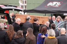 'Mheall sí lena glórthaí mé' - slán ceolmhar fágtha le banríon na n-amhrán, Máire Ní Bhraonáin