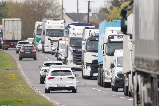 Half of houses and businesses won't have access to fuel if depot blockades continue, says industry