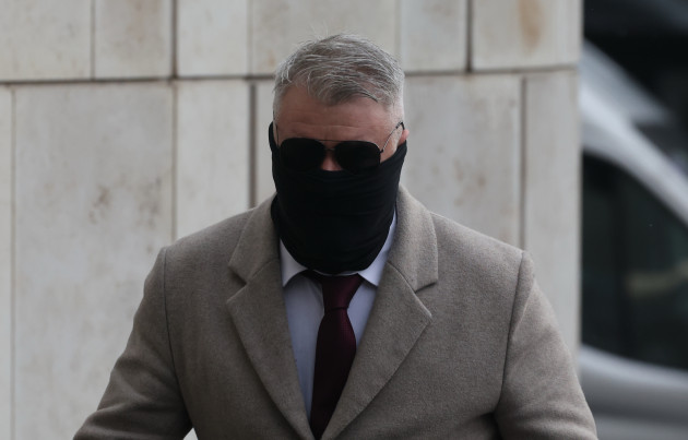 Dublin man who returned to pub in disguise and armed with hammer gets community service