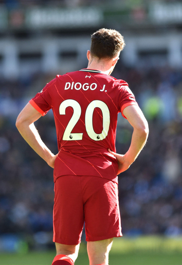 Liverpool share images of Forever 20 sculpture tribute to Diogo Jota and brother