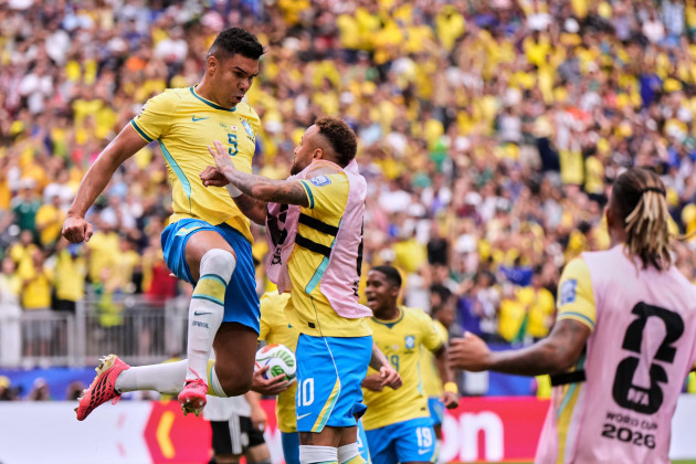 Vulnerable but with a titanium spirit: Casemiro is the symbol of this Brazil team