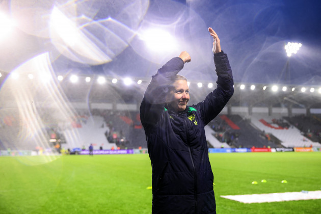 Carla Ward: Ireland can beat France and qualify directly for the World Cup