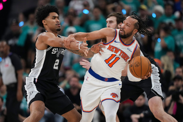 Knicks rally to beat Spurs in NBA Finals game-one thriller