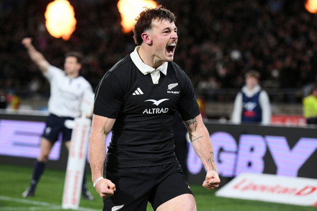 All Blacks make changes for Italy, Wallabies out-half Meredith to debut against France