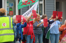 Athrú ó bhonn ar úsáid na Breatnaise ó tugadh isteadh caighdeáin teanga i 2011 - Coimisinéir