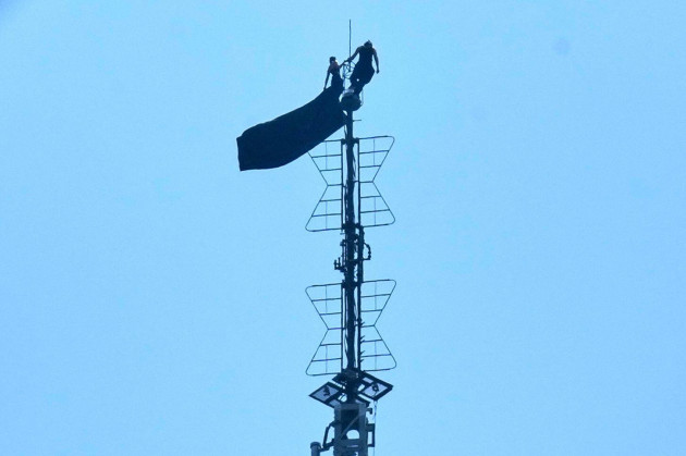 Man and woman arrested after scaling New York's Empire State Building for apparent proposal