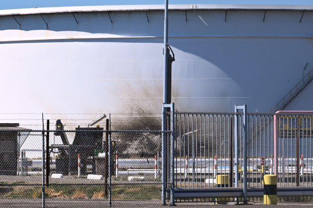 One dead and several injured in explosion at Rotterdam port refinery