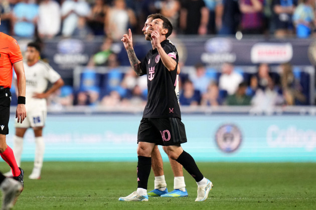 Messi scores in Miami's draw with Philadelphia, Lewandowski hits winner for Chicago