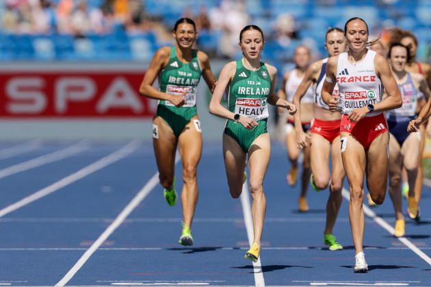 Sarah Healy and Sophie O'Sullivan advance to Women's 1500m final at European Championships